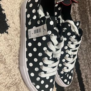 Mickey Mouse Size 9 Womens shoes from Torris